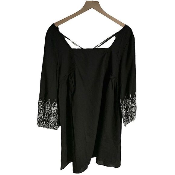 NWT Francesca’s Miami Women’s Embroidered Mini Dress in Black‎ Size Medium - Picture 1 of 7